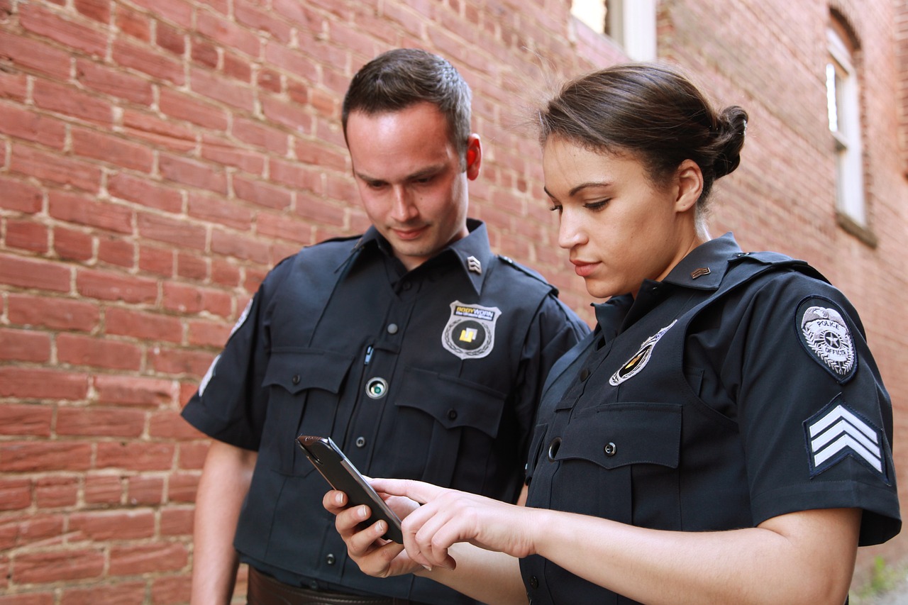 警官最新版，新时代警务工作者的必备指南，新时代警务精粹，警官必备实战指南