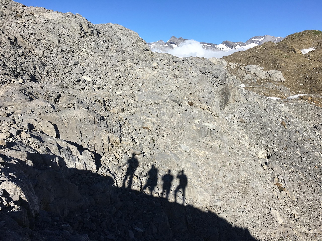 最新版的奥特曼爬山，奥特曼最新版，登山冒险之旅