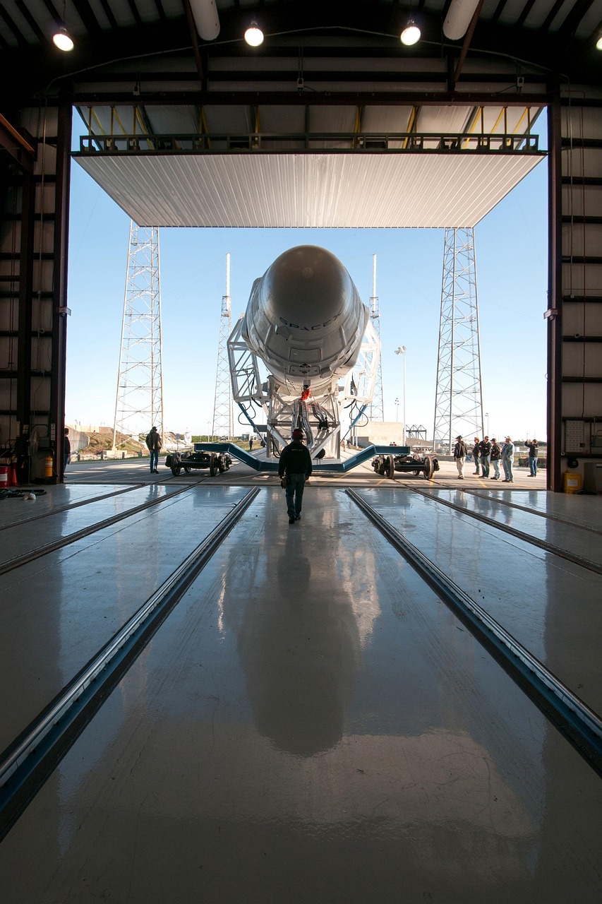 SpaceX星舰试飞推迟，背后的原因与精准评估，SpaceX星舰试飞推迟，背后的原因分析与精准评估揭秘