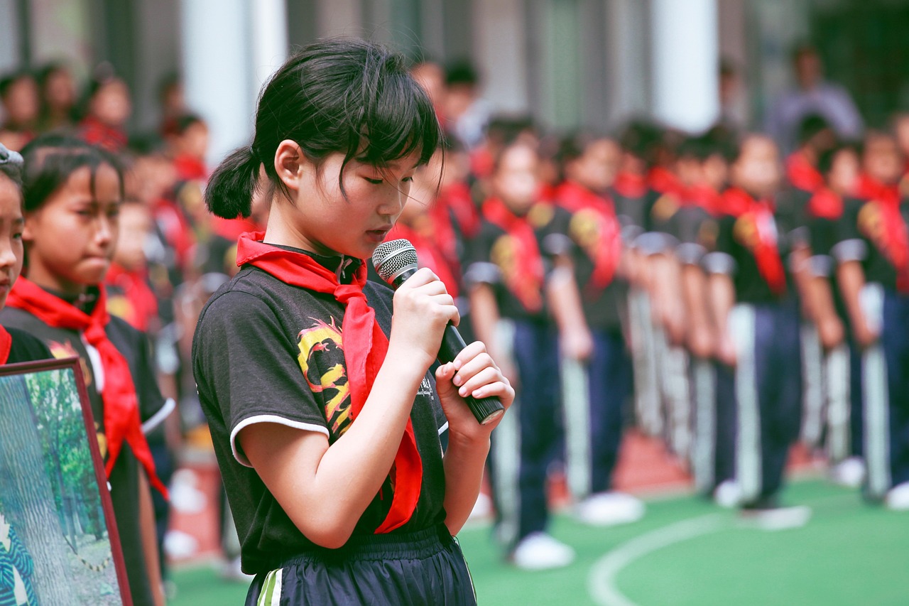 平昌六小学校服最新款，平昌六小学校服最新款式亮相