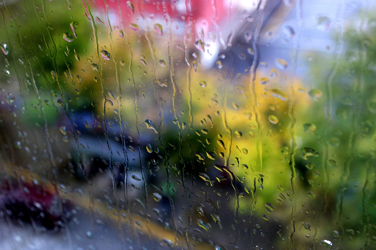 中央气象台发布暴雨橙色预警，广东、广西等地局地有特大暴雨